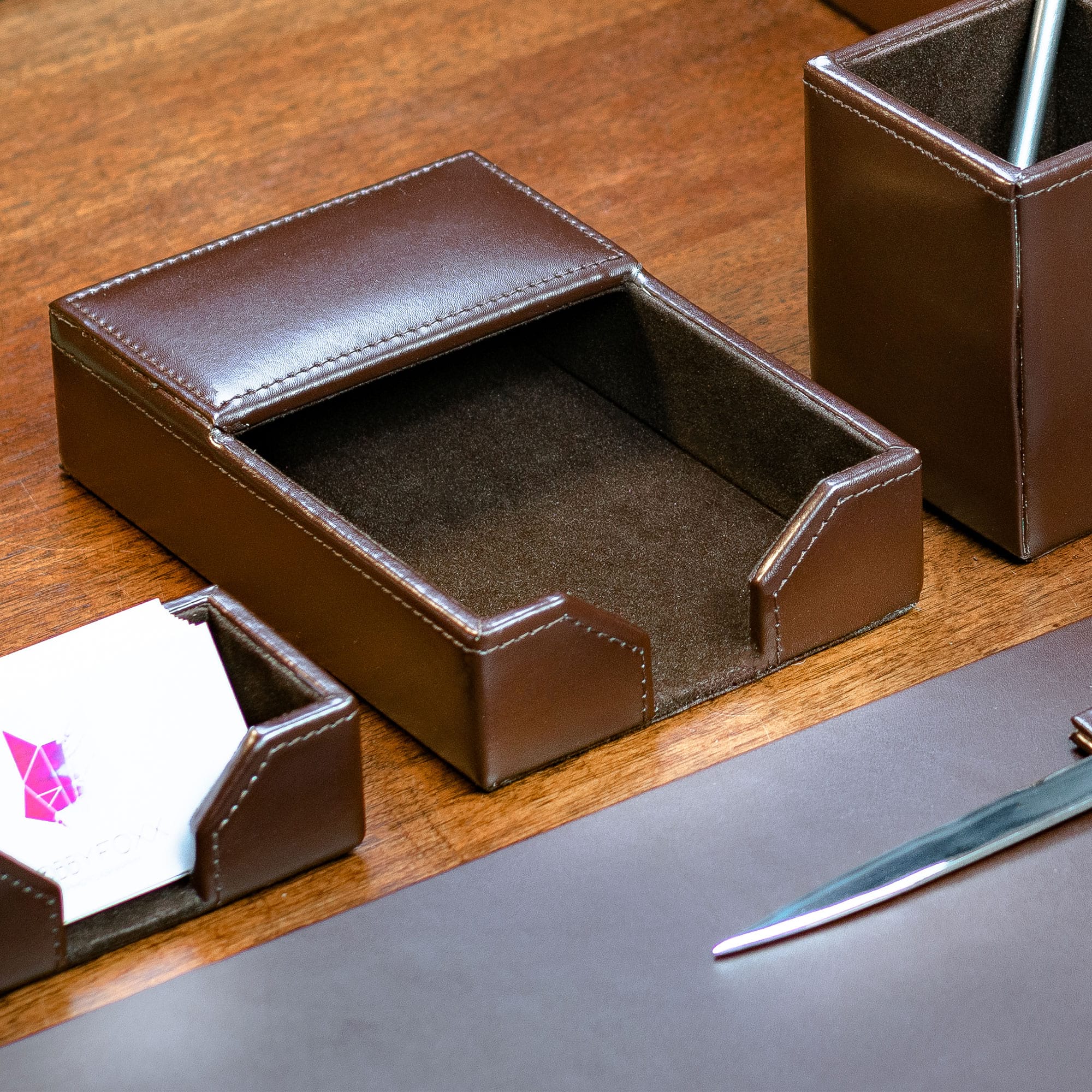 Dark Brown Bonded Leather 4 x 6 Memo Holder Dark Brown Bonded Leather 4 x 6 Memo Holder