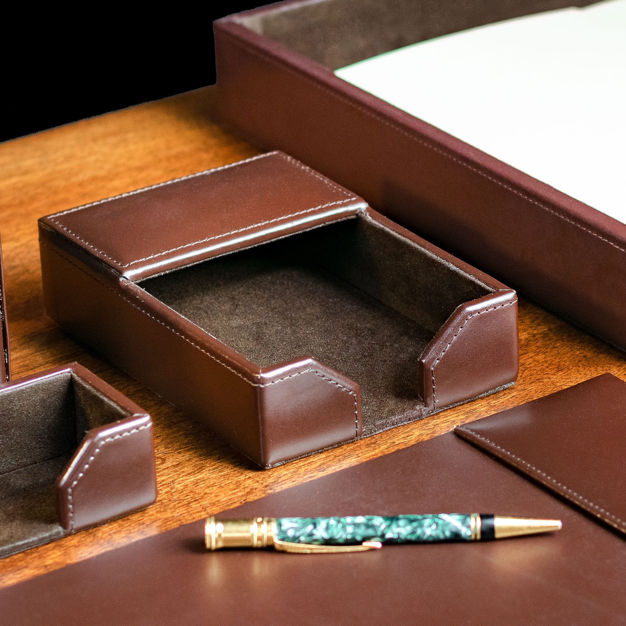 Dark Brown Bonded Leather 4 x 6 Memo Holder Dark Brown Bonded Leather 4 x 6 Memo Holder